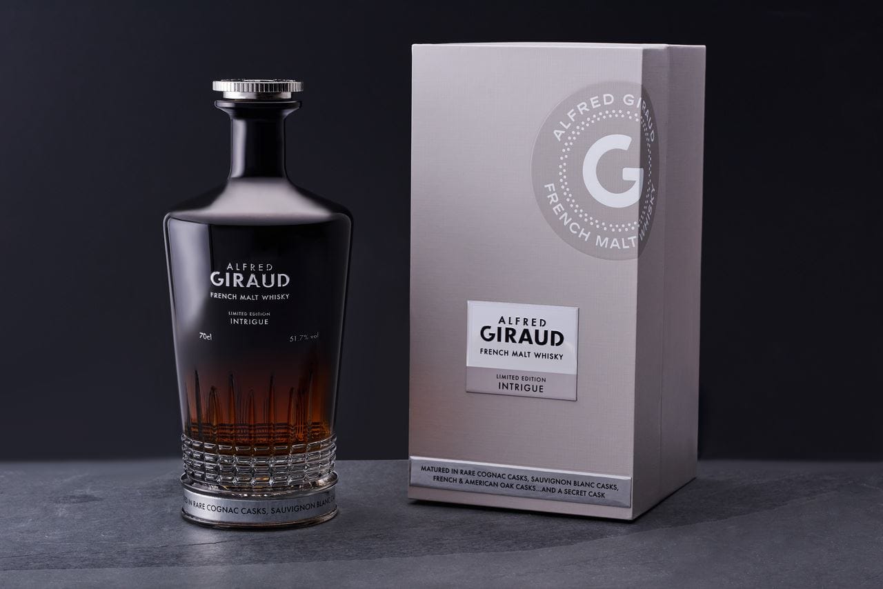 Le whisky de malt français Alfred Giraud lance Intrigue