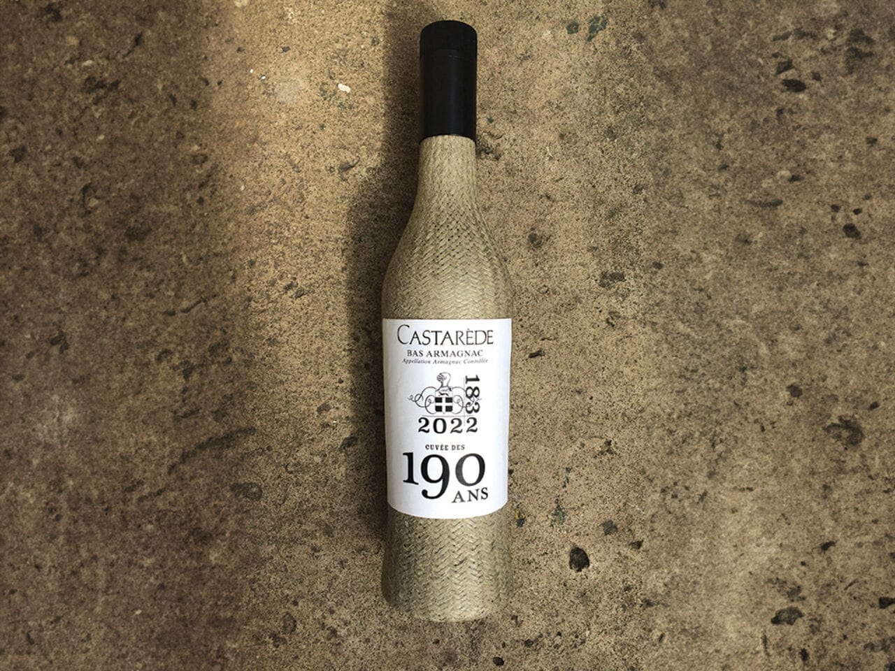 Armagnac Castarède dévoile la première vendange 2020 du Cépage Baco dans une bouteille en lin inédite